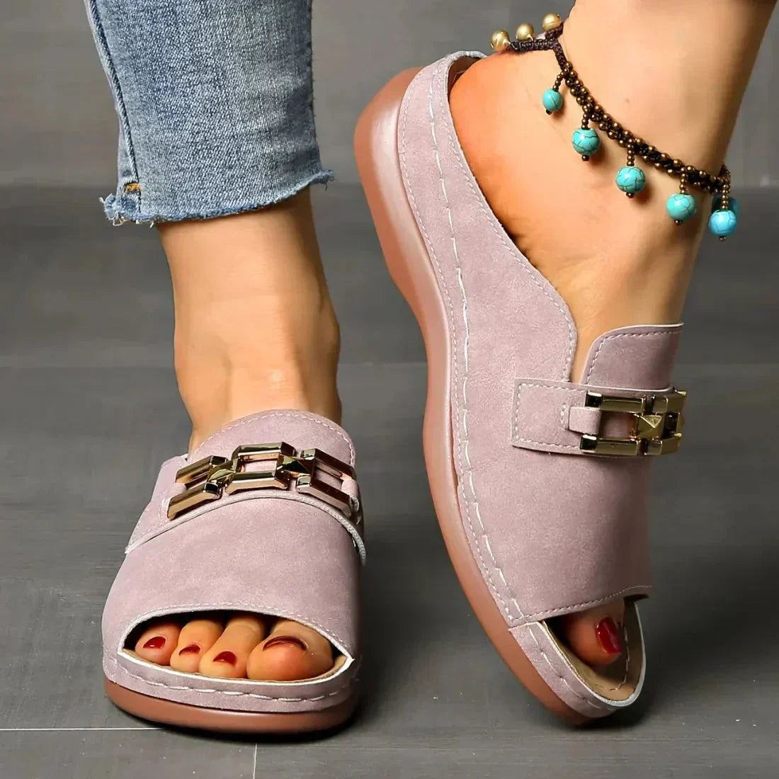 👡 50% ОТСТЪПКА! Ортопедични сандали със златна катарама – Здраве и стил на половин цена! 💖✨
